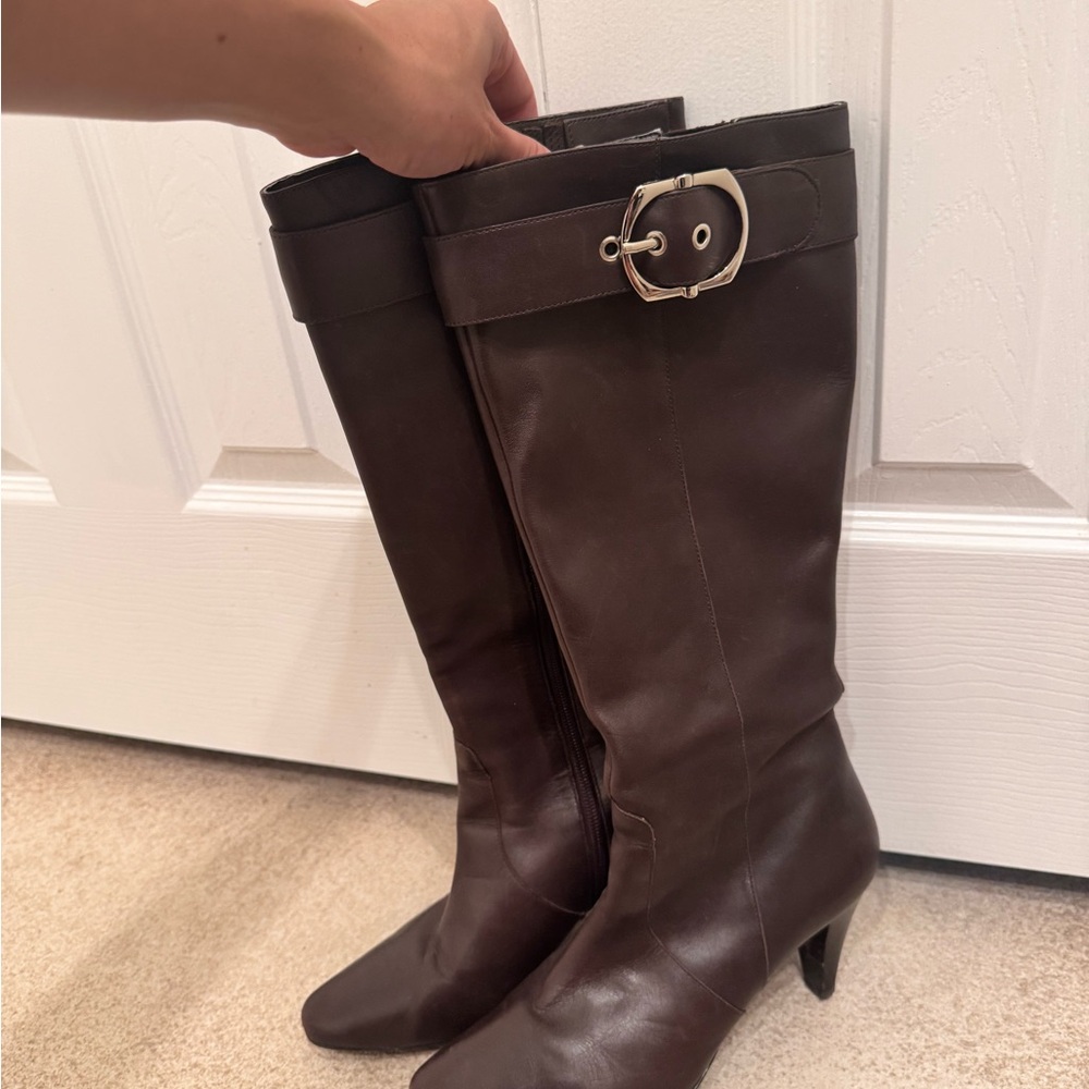 ANTONIO MELANI Brown Heeled Boots with Sleek Design